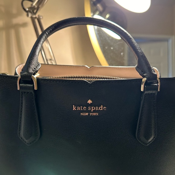Kate spade purse! - Picture 4 of 6